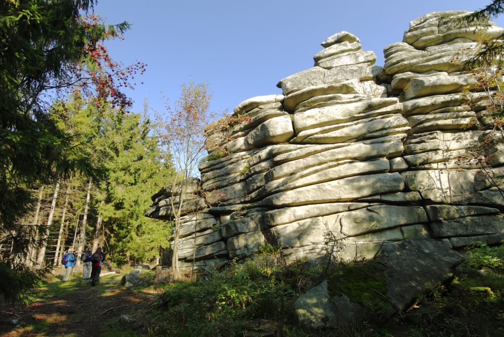 Wandern im Naturpark Fichtelgebirge beim Rudophstein